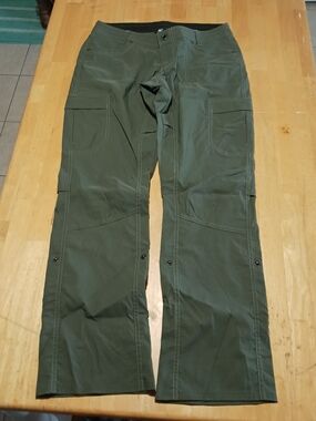 Kuhl EUC Women's Olive Cargo Pants -8 Reg- Olive Green-